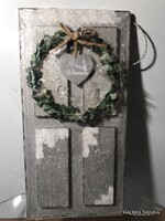 KARÁCSONYFADÍSZ - ÚJ -  AJTÓ FA - 20 x 10 cm - KOSZORÚVAL CSILLÁMOS EZÜST - HIBÁTLAN