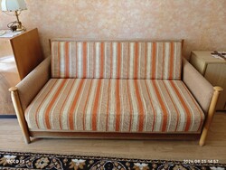 Újszerű kanapéágy + 2 fotel eladó (70-es évek)