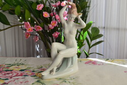 Aquincum fésülködő női akt porcelán szobor – jelzett, 23 cm
