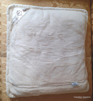 Merino Lamb Wool Pillow. 70x75 cm