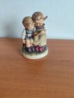 Goebel Hummel porcelán figura Az okos kis húg Smart little sister Testvér pár pala táblával