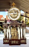 Quarter-hour Empire automatic dial tabletop clock