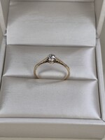 Antik arany buton gyűrű 0,12 ct brillel