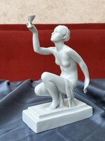 KELYHET TARTÓ, GUGGOLÓ NŐI AKT SZOBOR, FEHÉR, JELZETT HERENDI PORCELÁN FIGURA 22 CM