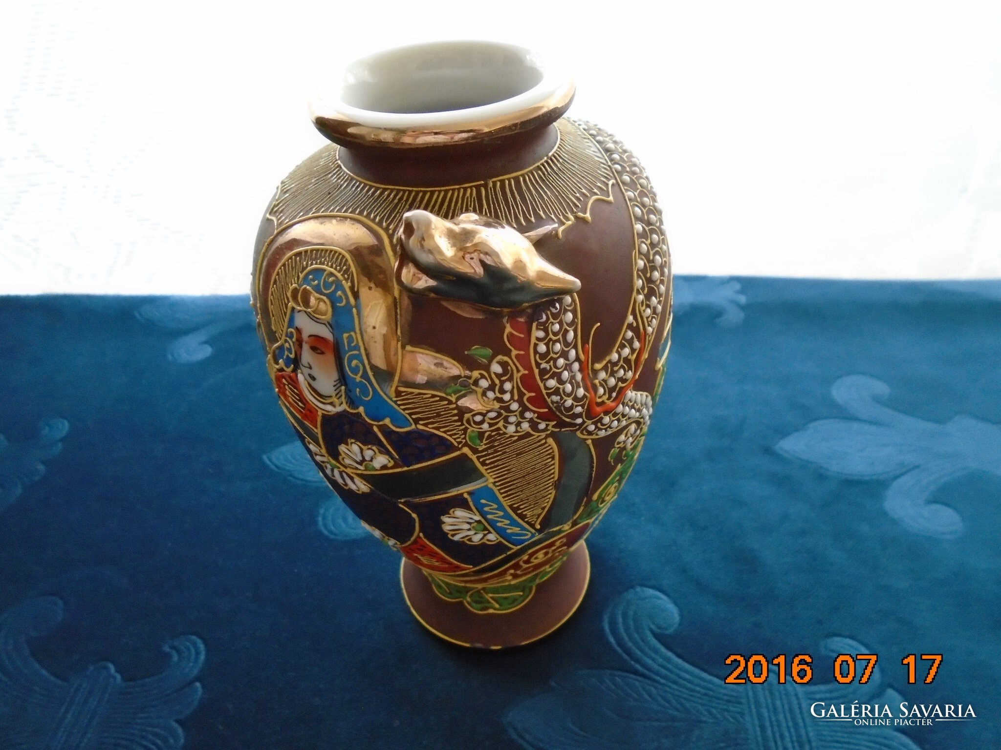 Plasztikus Sarkany Fejjel Japan Antik Satsuma Moriage Vaza 16 Cm Porcelan Galeria Savaria Online Piacter Antik Mutargy Regiseg Vasarlas Es Eladas