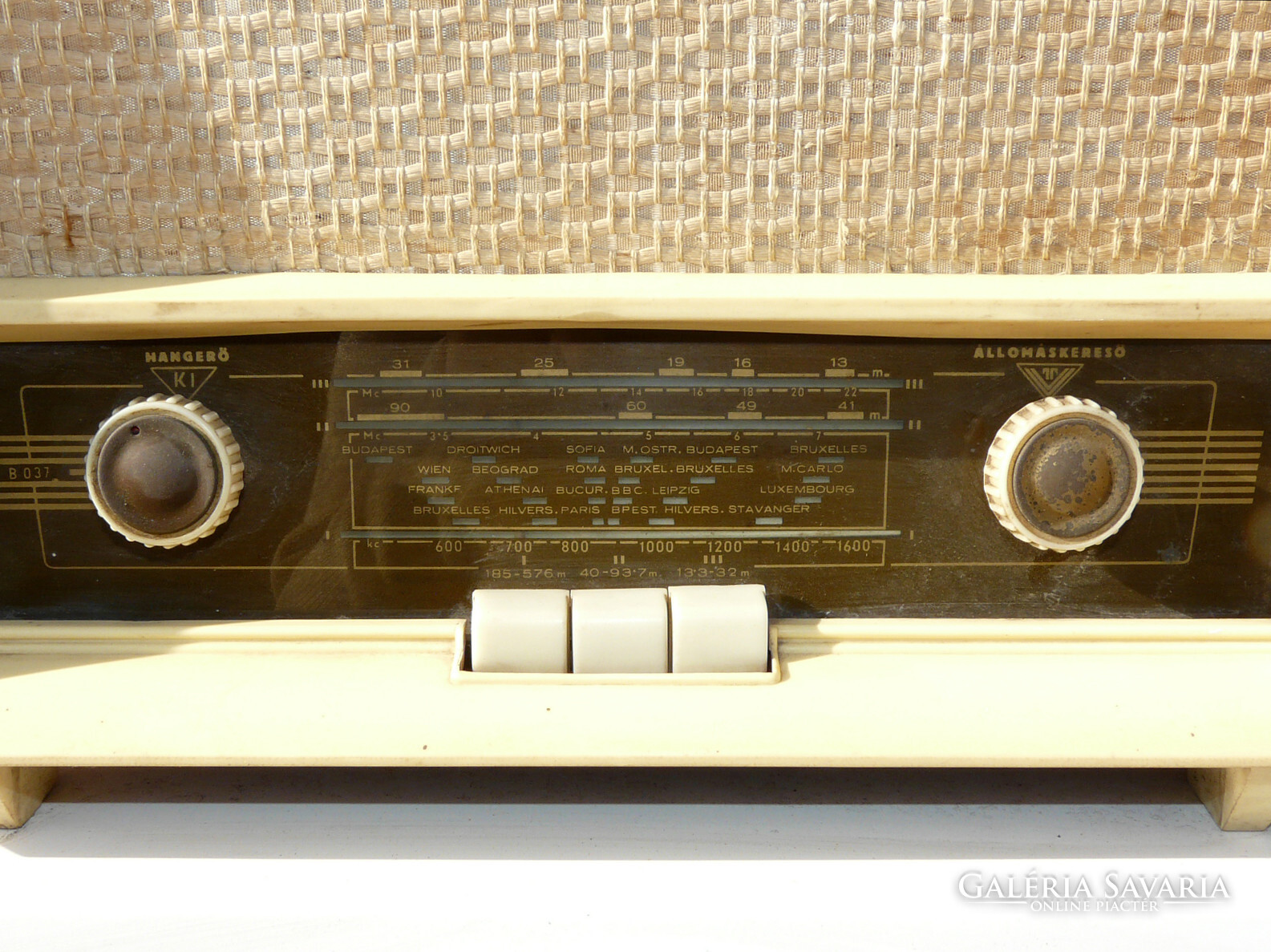 Antique retro radio - Technological antiquities | Galeria Savaria online  marketplace - Buy or sell on a credible, high quality platform.