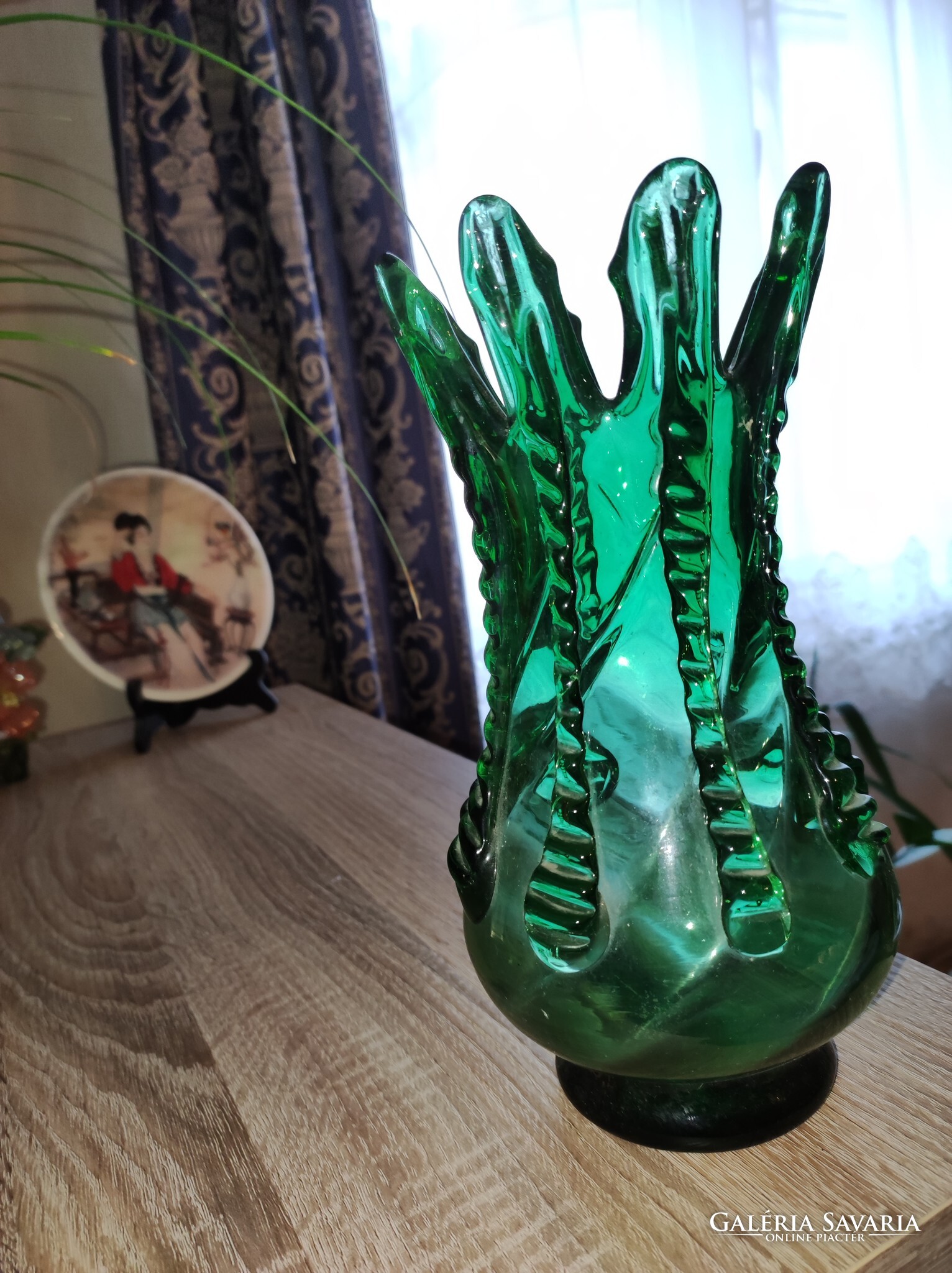 Green glass vase with 8 horns (24 cm) - Glass  Galeria Savaria online  marketplace - Buy or sell on a reliable, quality online platform!