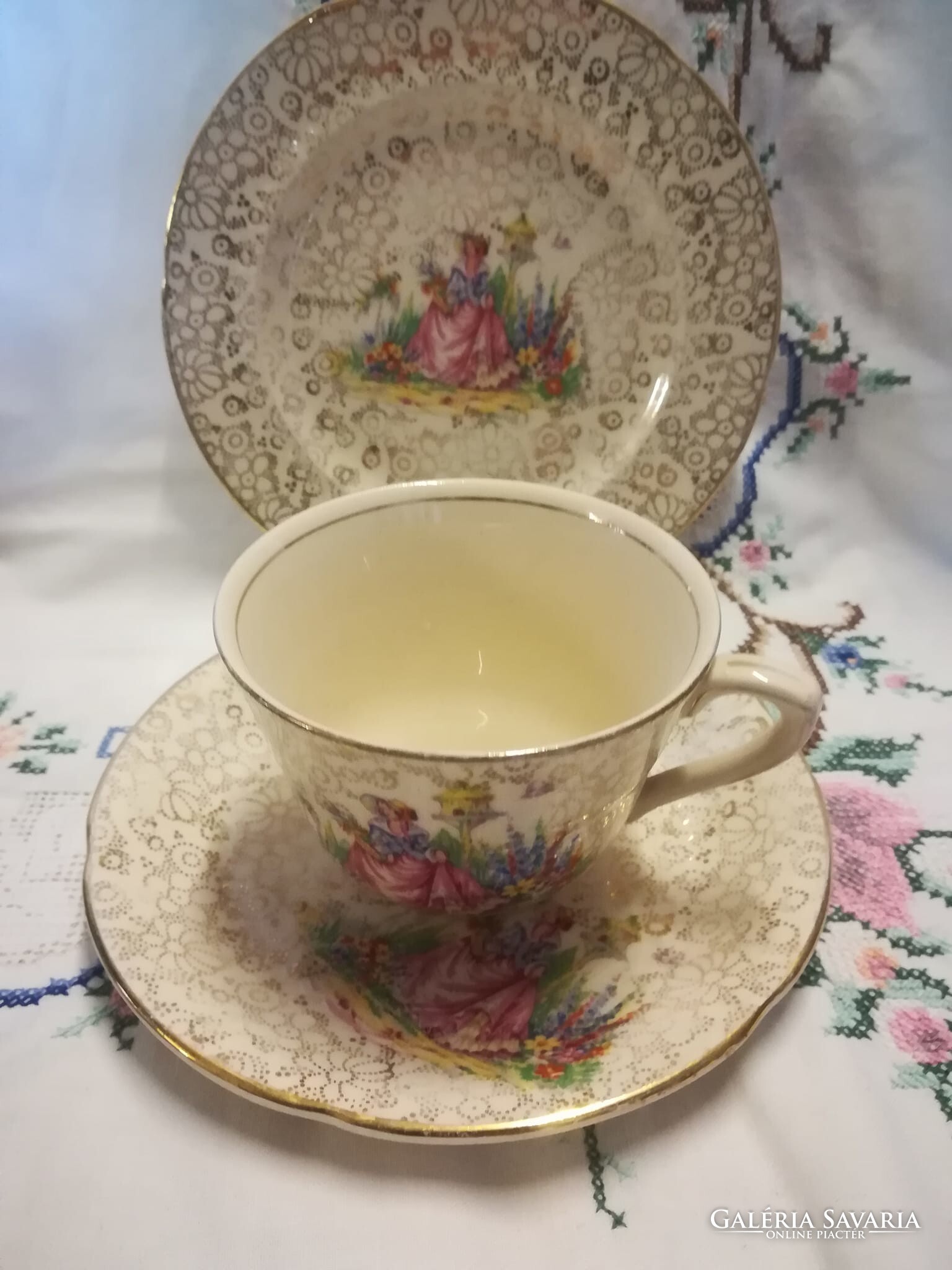 H K Tunstall (Hollinshead Kirkham) Chintz 'Crinoline Lady