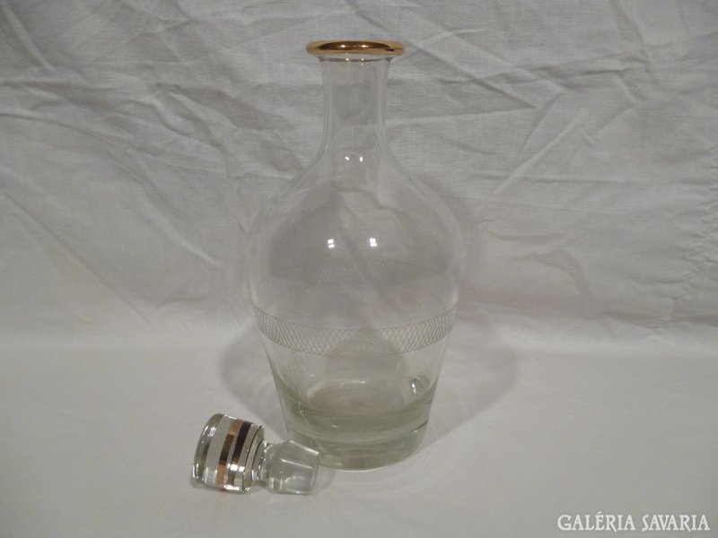4910 J10 Régi csiszolt üveg kínáló palack dugóval