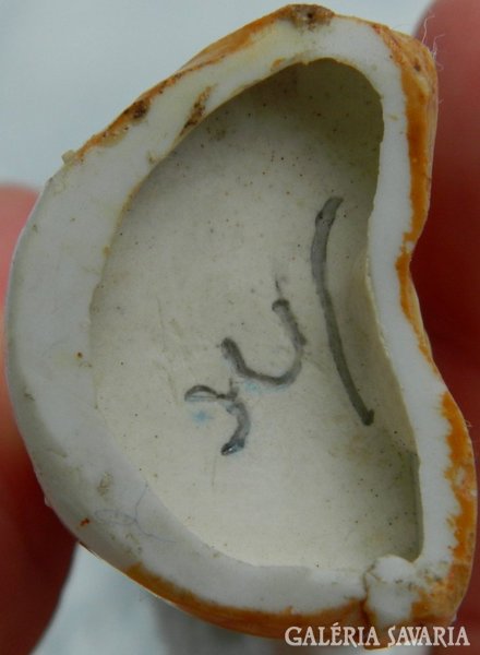 150 éves jelzett antik porcelán: halásznő