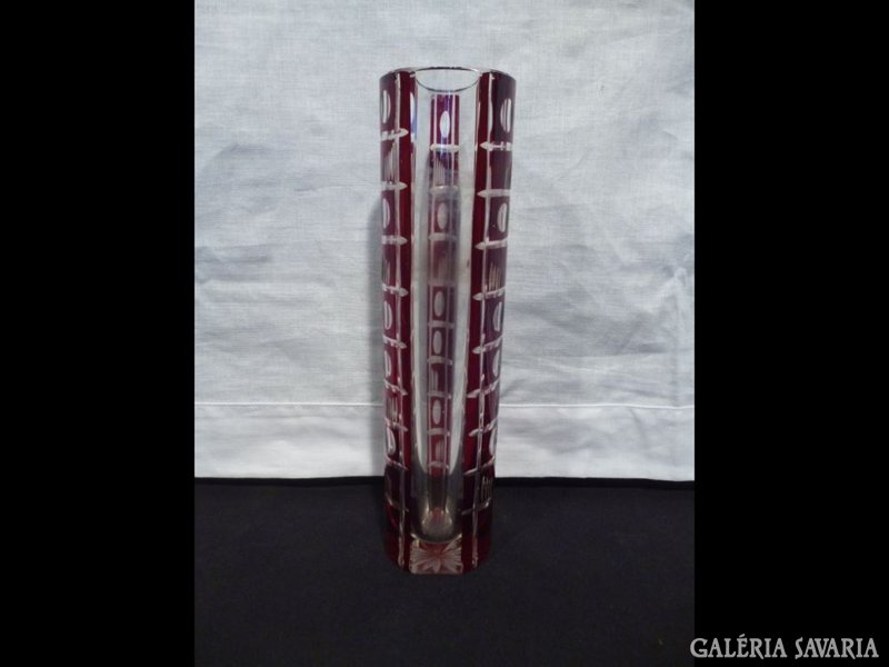 2615 E3 Régi bordóra színezett csiszolt üveg váza