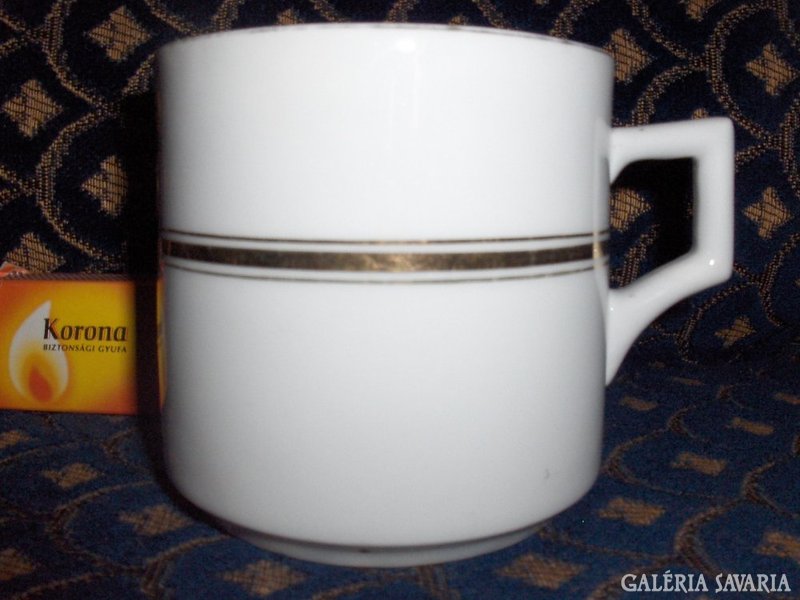 Aranyozott nagy méretű jelzett porcelán csésze