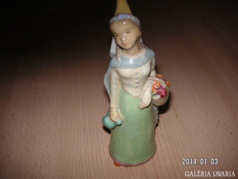 Német  porcelán  figura