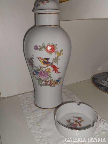 Hollóházi porcelán váza és hamuzó