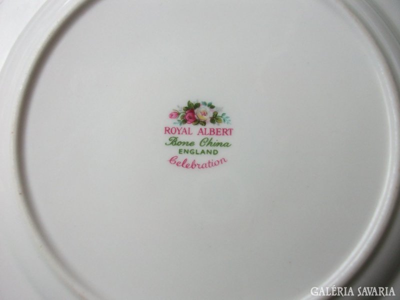 Kuriózum! 12 személyes  Royal Albert Angol teás/sütis Cerebration  szikrázó hófehér porcelán