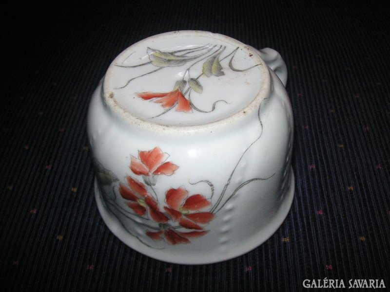Zsolnay porcelain coma mug, from the early 1900s.