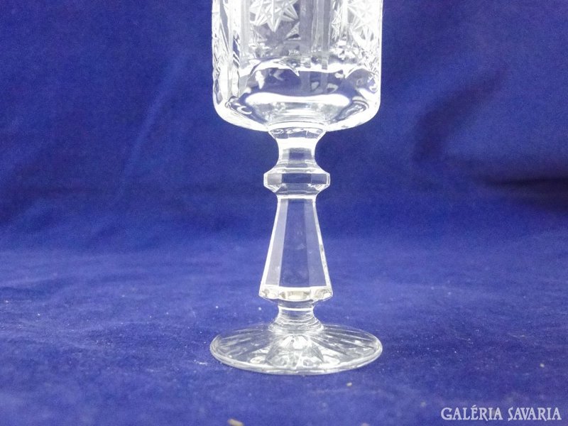8507 Csiszolt üveg talpas röviditalos pohár