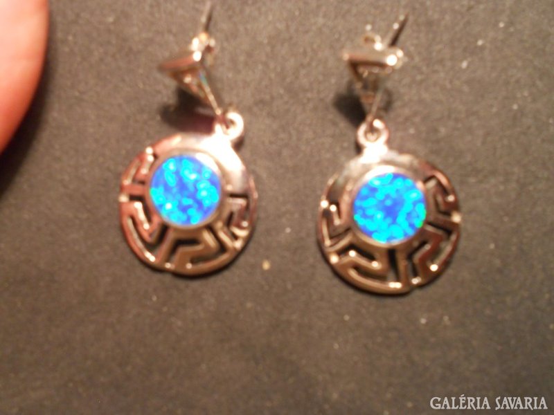 Silver earrings with opal stones