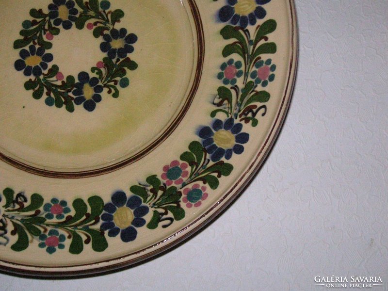 Kishajmási  kerámia  / Baranya m. /, igazán impozáns nagy méretü  , tányér   43  cm !!!