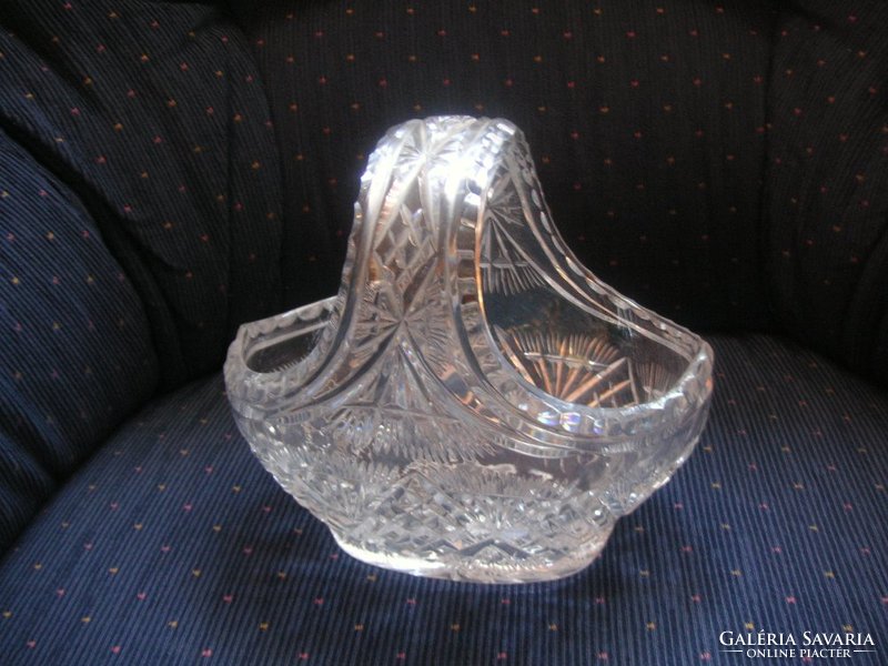 Glass crystal basket, 20 x 11 x 18 cm, very beautiful, perfect gift item..