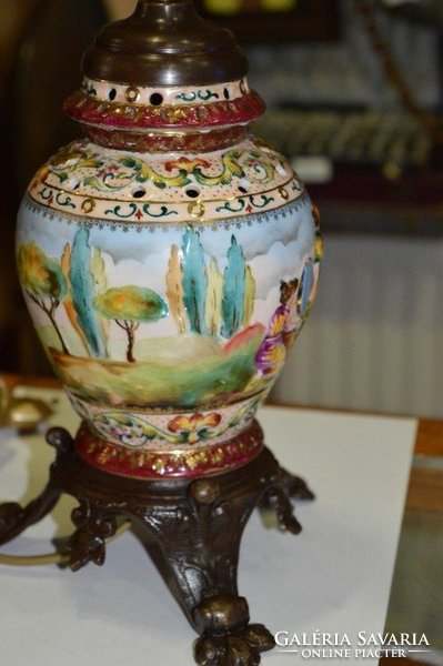 Német porcelán asztali lámpa
