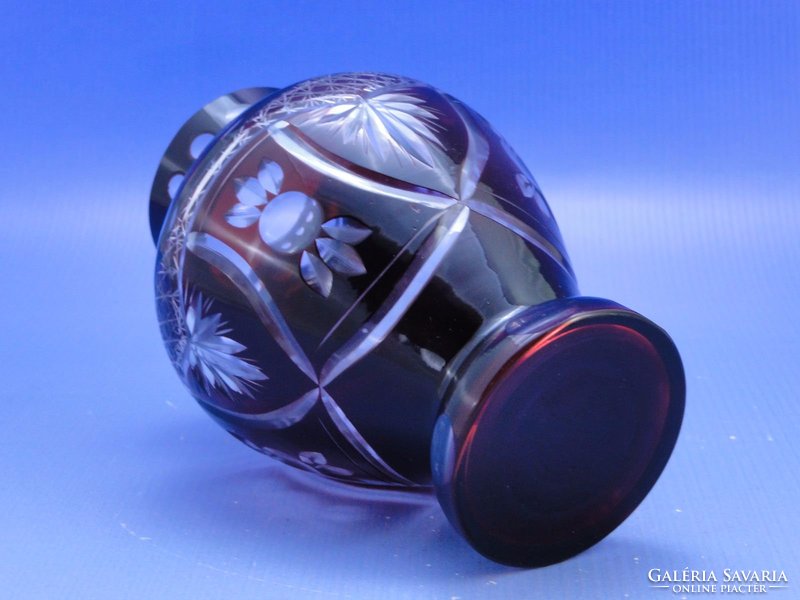 0C011 Régi bordóra színezett csiszolt üveg váza