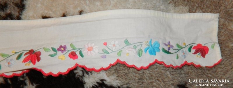 Embroidered shelf decoration long tablecloth 1 meter