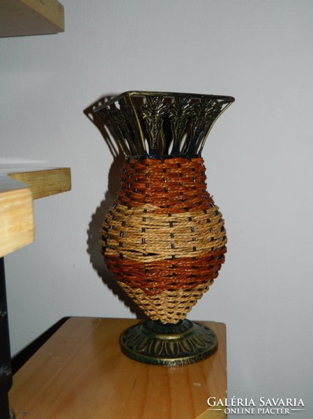 Érdekes dísz - váza - szárazvirágtartó váza