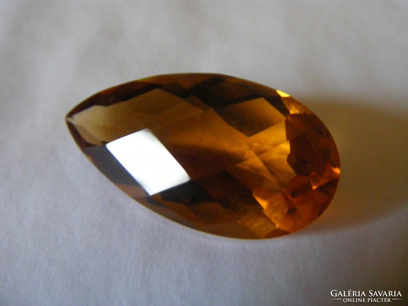  Citrin 28,4Ct IF aranysárga körte kockás forma 31x16x10,6mm
