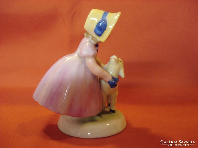 Porcelán kislány figura barikával