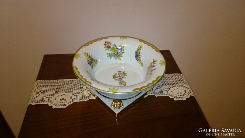 Herend Victoria patterned centerpiece