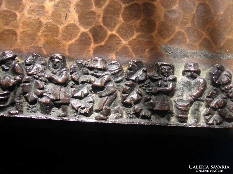 Copper-wood industrial art gift box. On it is a relief depicting people harvesting. 21 X 9 cm