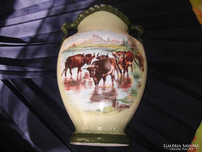 Victoria austria porcelain vase, hand painted unique, signed. 25 X 15 cm