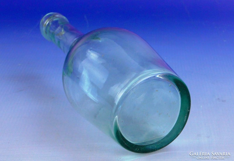 0F750 Antik fújt üveg palack 20 cm 3.5 dl