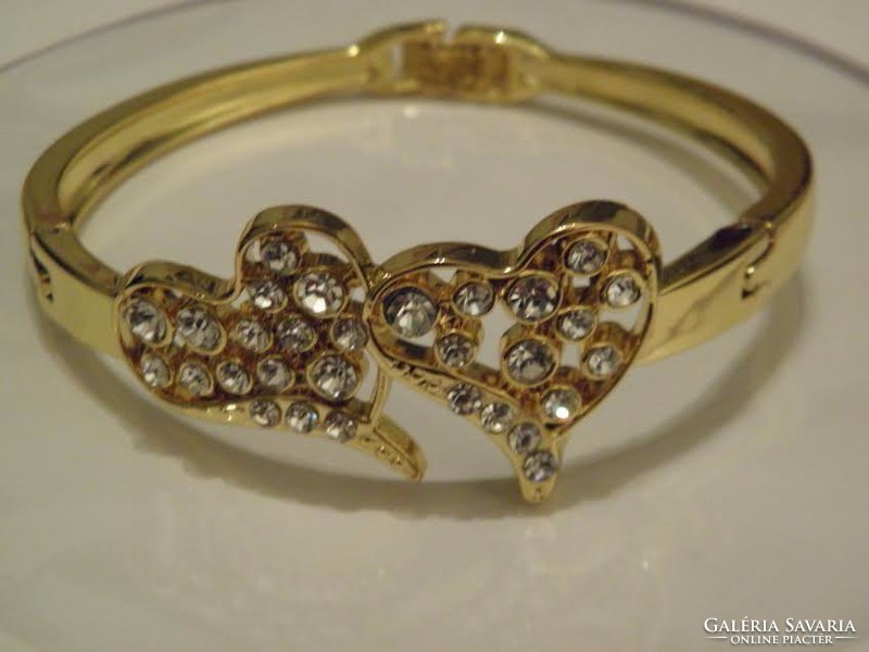 Bracelet with two hearts decoration