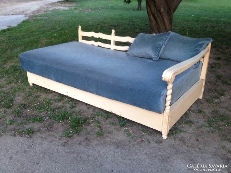 Romantikus,ágyneműtartós kanapé,szófa