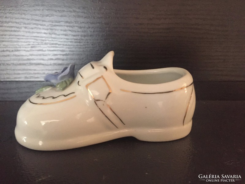 Porcelain shoes