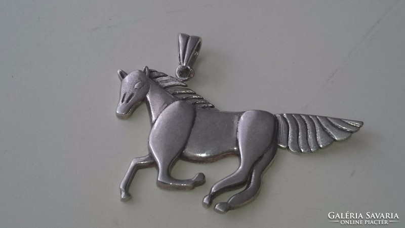 Gyönyörű ezüst Ló medál 
