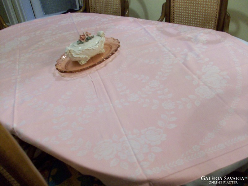 Szép régi azsúrozott,rózsás asztalterítő 134 x 124 cm