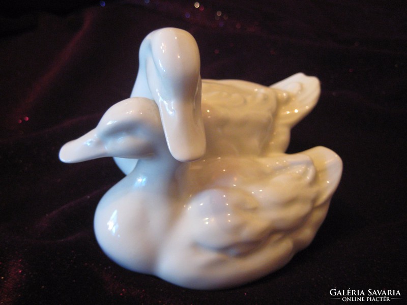 Herendi, pair of ducks in white, flawless 12 cm