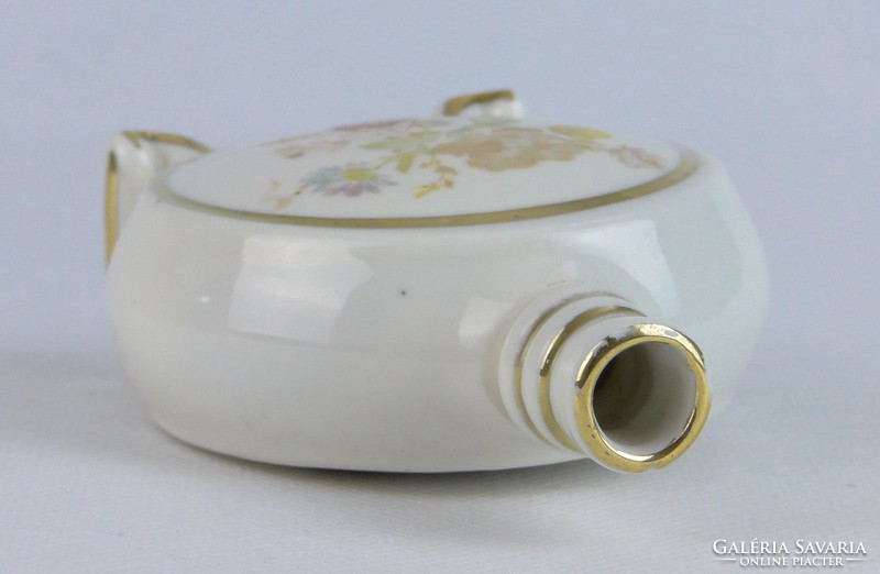 0J927 Virágdíszes kisméretű porcelán kulacs