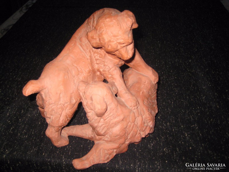 Játszó  kutyusok   , terrakotta   "Antal  "  szignóval  szép állapot
