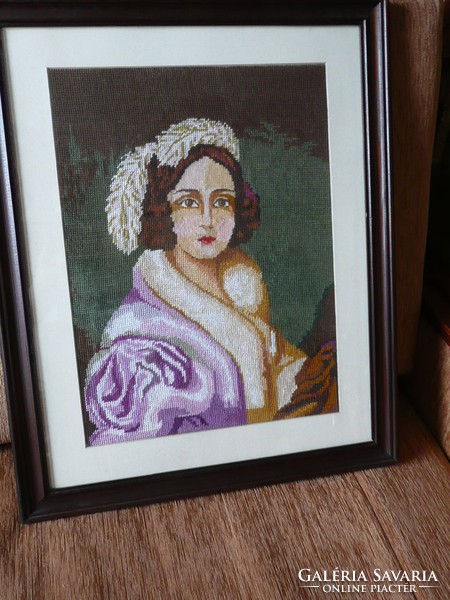 Régi kézi munka goblein kép, lila kabátos nő