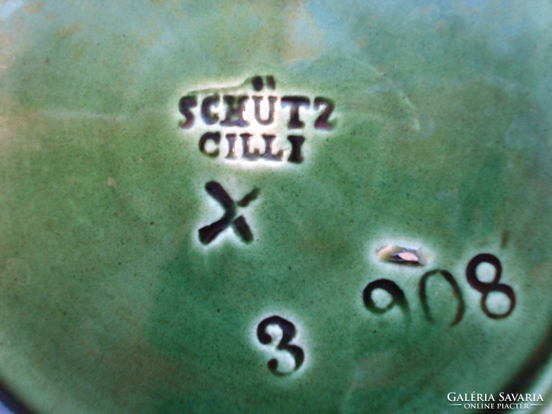 Schütz-cilli Art Nouveau leaf-shaped serving bowls