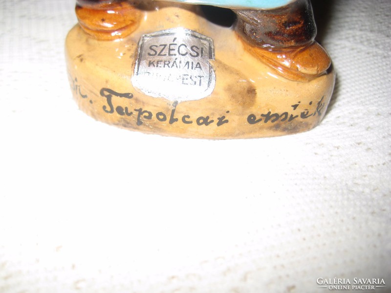 Széchy kerámia  ,  A suszter legény , korabeli etikettel , "Tapolcai emlék "  felirattal