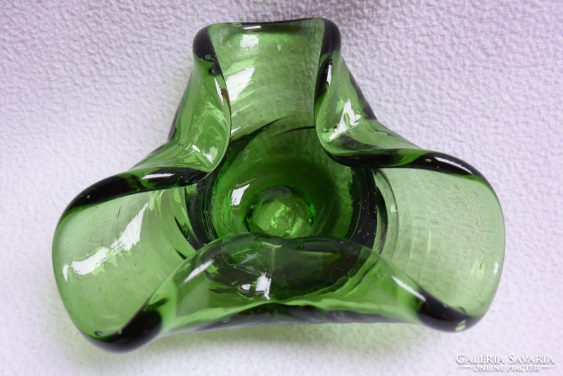  Iparművészeti zöld üvegtál fújt különleges forma 