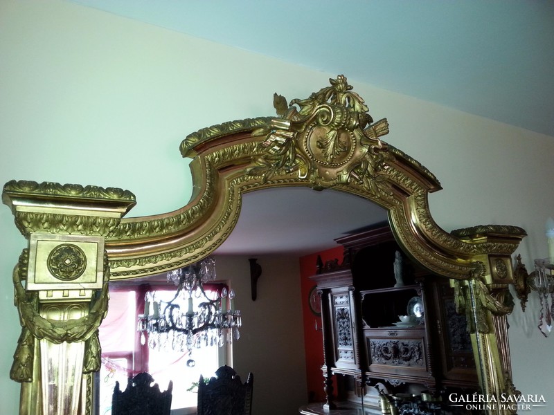 Castle mirror is huge 255 cm x 160 cm