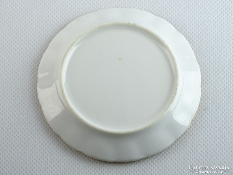 0K858 Spanyol aranyozott porcelán kistányér 9 cm