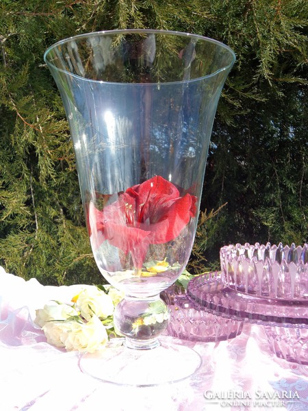 Decorative goblet with base, vase