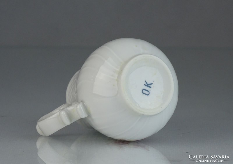0L216 Régi jelzett porcelán tejszínes kiöntő